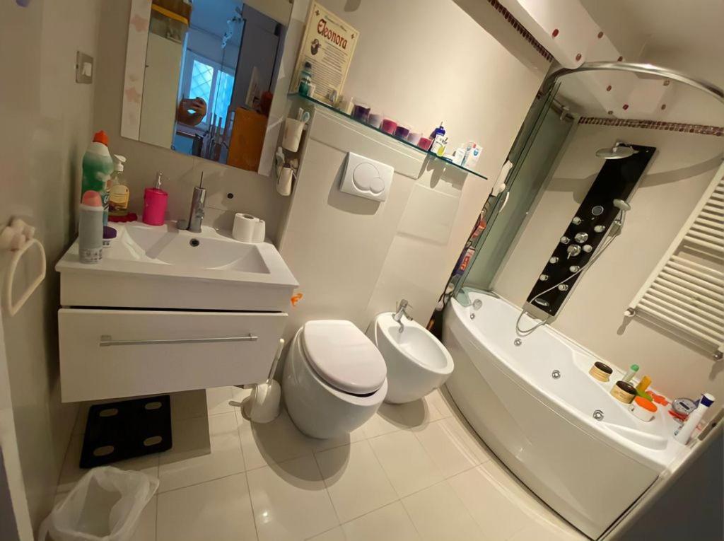 Affitto Due Camere, Due Bagni In Apartamento Roma