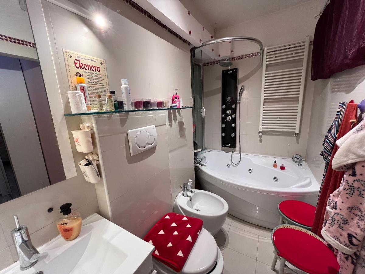 Apartamento Affitto Due Camere, Due Bagni In *